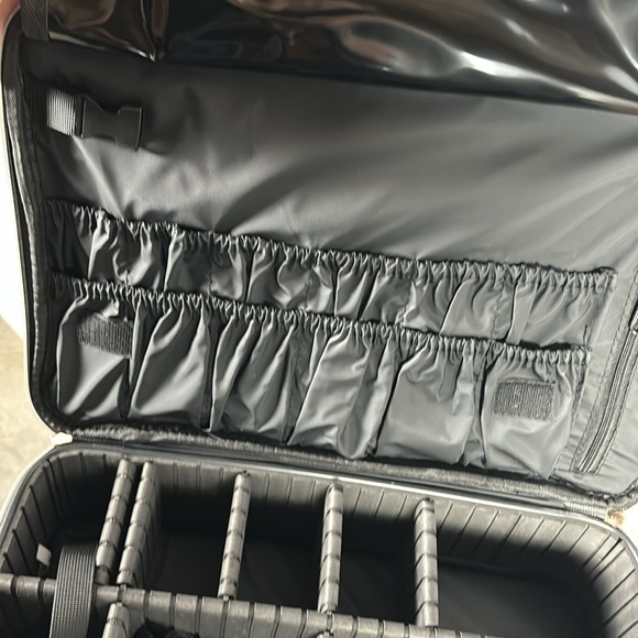 Relavel Makeup Bag Traveling Case - Picture 6 of 6